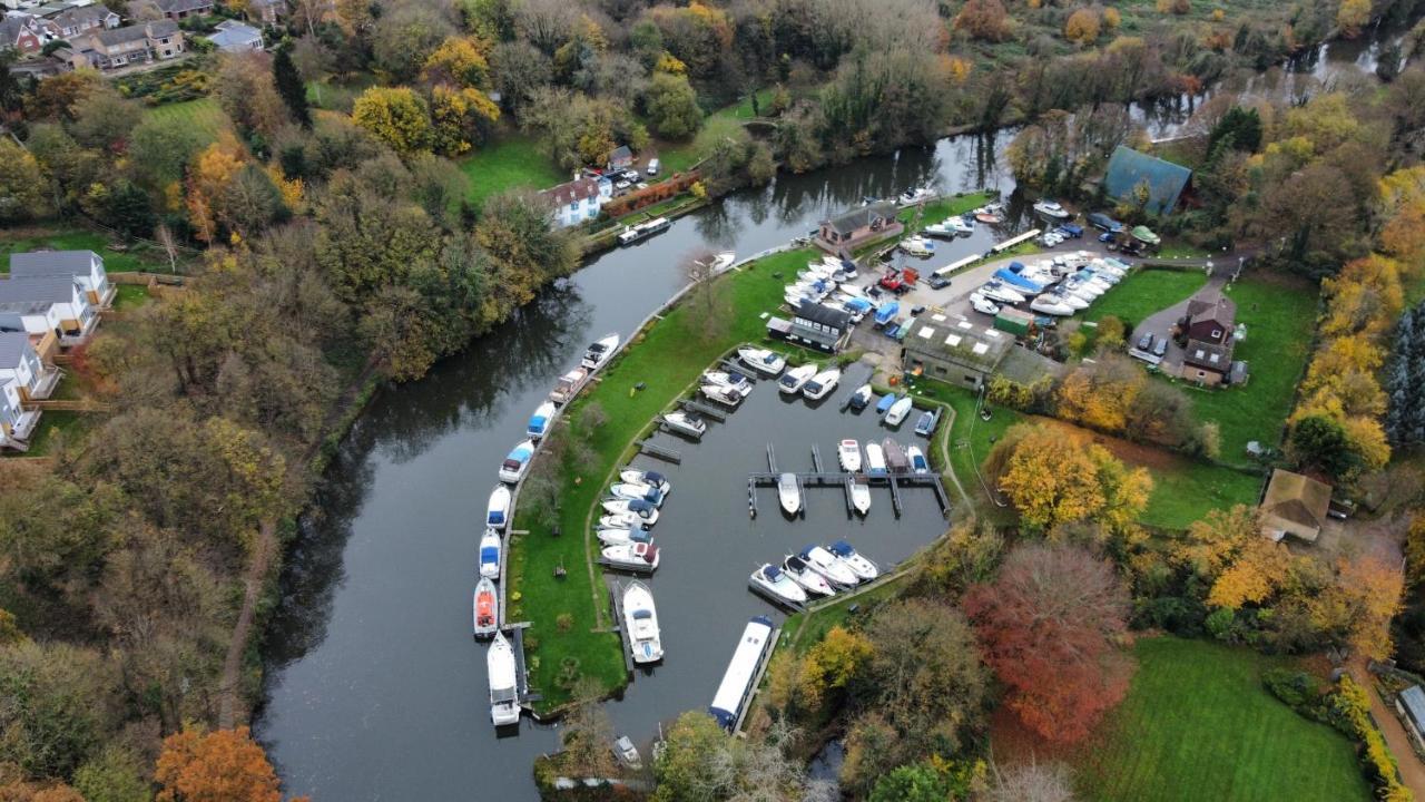 Lady Florence, Maidstone A Unique River Boat With Castle Viewsアパートメント エクステリア 写真